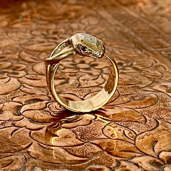 Snake Ring/Brass Look/Adjustable Ring for Men, Women/Cobra Shape Ring/for  VASTU, KAAL SARP DOSH/नाग अंगूठी by NOHA MERCADO : Amazon.in: Jewellery