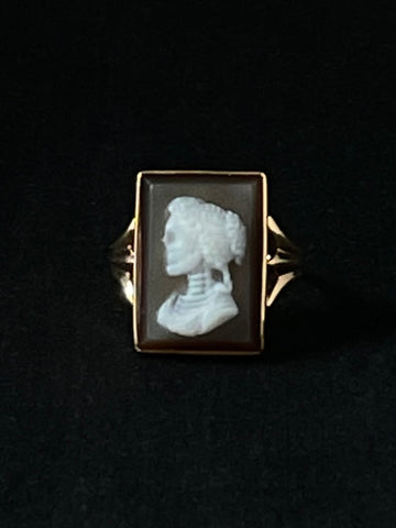 memento mori skeleton cameo